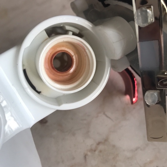 Bath and Bodywork’s Wallflowers fragrance plug in penguin skiing light holiday - Picture 8 of 10